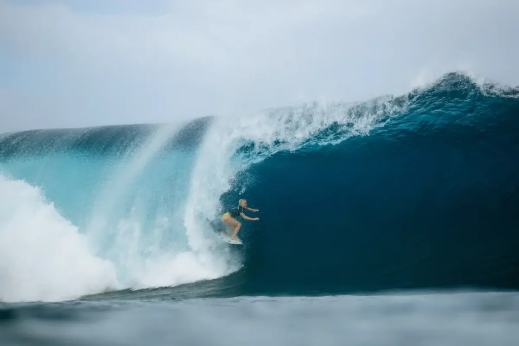 Tatiana Weston-Webb tube Teahupoo